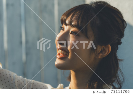 10代後半女子 75111706