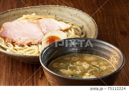 濃厚魚介豚骨つけ麺 75112224