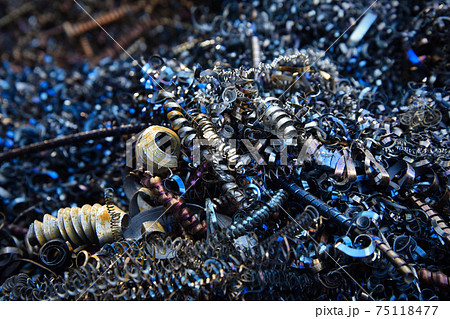 金属の削りカス 75118477