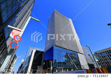 東京　京橋の都市風景 75119807