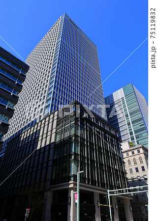 東京　京橋の都市風景 75119832