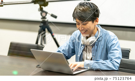 動画・映像クリエイター 男性 映像制作 ゲーマー 動画・映像クリエイター 男性 映像制作 ゲーマー 75123764