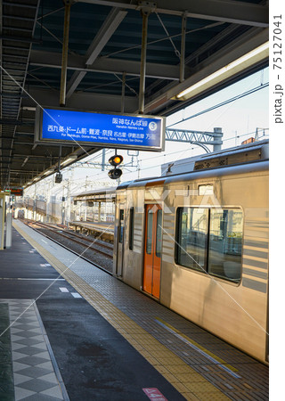 阪神電車尼崎駅プラットホーム 阪神電車尼崎駅プラットホーム 75127041