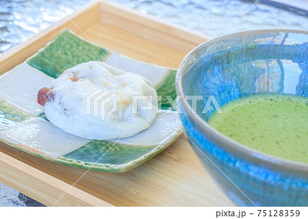 梅ヶ枝餅と抹茶 梅ヶ枝餅と抹茶 75128359