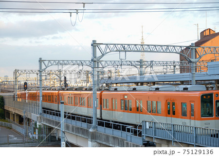 阪神電車尼崎駅風景 阪神電車尼崎駅風景 75129136