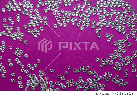 rhinestones on a purple background, top photo....の写真素材 [75131318] - PIXTA