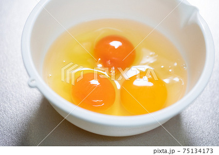 なま卵【食材】 なま卵【食材】 75134173