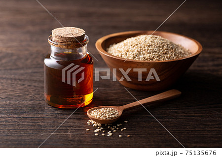 ごま油と胡麻 75135676