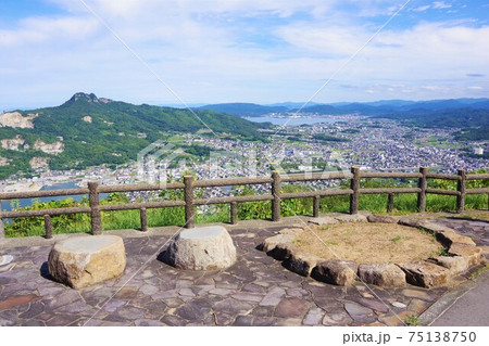 香川県高松市 屋島から五剣山 牟礼町方面を望むの写真素材