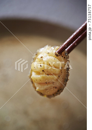 アワビのステーキ 75138757