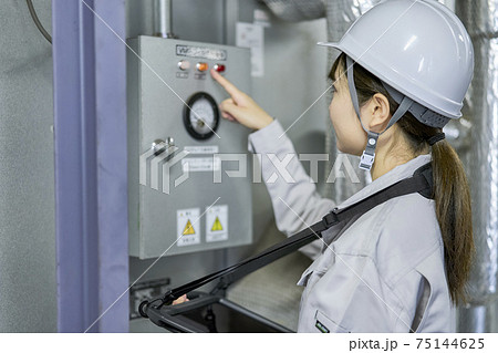 ビジネス 保守点検 女性 ビジネス 保守点検 女性 75144625