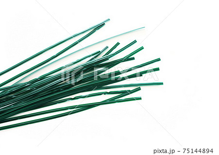 園芸用カットビニールタイ　ワイヤー入りのヒモ　結束材　仮止め 75144894