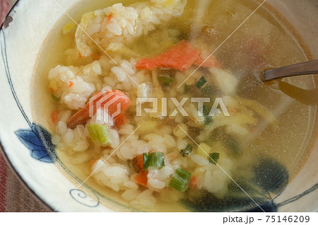 鮭と沢庵の玄米茶漬け 鮭と沢庵の玄米茶漬け 75146209