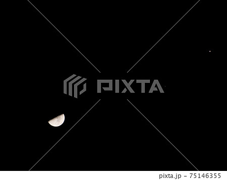 上弦の月と火星の接近 上弦の月と火星の接近 75146355