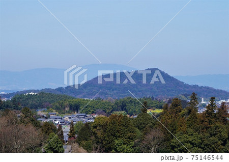 畝傍山と檜前集落（奈良県明日香村） 75146544