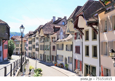 アーラウ旧市街の町並み（スイス） 75151015