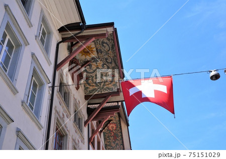 アーラウ旧市街の軒下装飾（スイス） 75151029