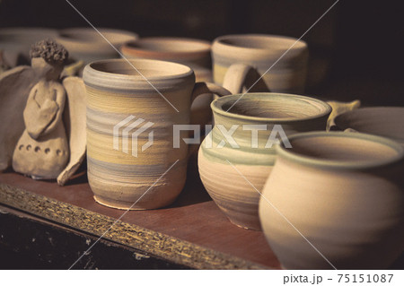 Ceramic clay products stand on the shelf Ceramic clay products stand on the shelf 75151087