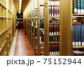 ニューヨーク公共図書館の本棚 75152944
