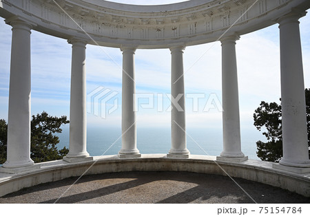 Old colonnade on the Tsars path in Yalta. Crimea, Russia Old colonnade on the Tsars path in Yalta. Crimea, Russia 75154784