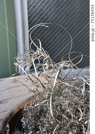 金属の削りカス_ダライ粉_鉄スクラップ 75156434