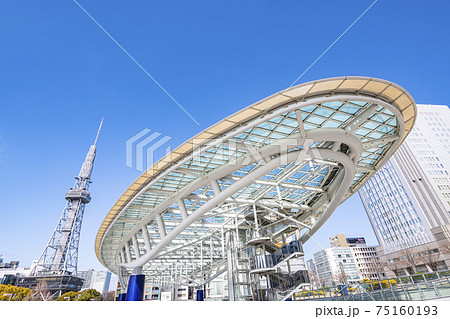 愛知県名古屋市　快晴の名古屋テレビ塔とオアシス21 75160193
