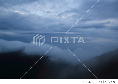 風景・雲海・日の入り 風景・雲海・日の入り 75161239