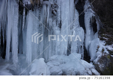 乙女滝下の氷瀑 75161398