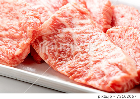 牛肉(焼肉用)。希少部位といわれる「ヒウチ」。 75162067