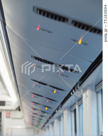 特急あずさ 指定席の座席ランプの写真素材 [75163604] - PIXTA
