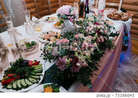 Wedding table. The design of the wedding table. 75166045