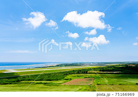 沖縄県 石垣市 石垣島 新石垣空港 離島 リゾート 島 天国 夏休み 観光 旅行 飛行機 ターミナル 沖縄県 石垣市 石垣島 新石垣空港 離島 リゾート 島 天国 夏休み 観光 旅行 飛行機 ターミナル 75166969