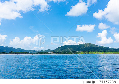 沖縄県 石垣市 石垣島 御神崎 石垣御神埼灯台 離島 リゾート 島 天国 夏休み 観光 旅行の写真素材