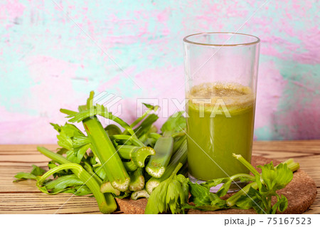 Healthy drink, vegetable juice, studio shot 75167523