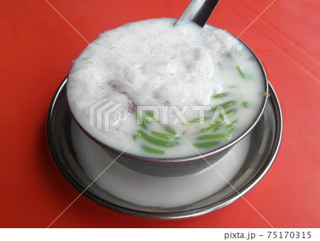 Malaysian desserts called Cendol .Cendol is made from crushed ice cubes and flour, and a variety of sweets and fruits. 75170315