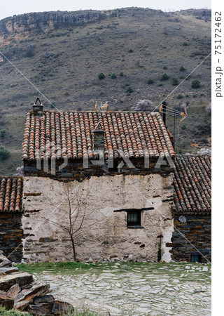 Traditional rural village house of Patones in Spain Traditional rural village house of Patones in Spain 75172462
