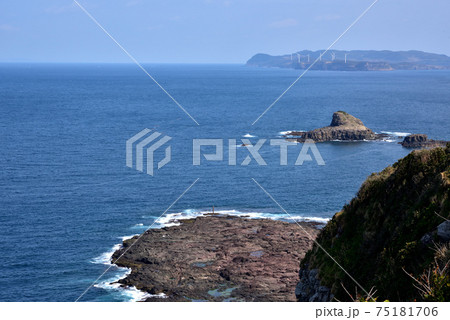 長崎県生月島最北端　大バエ　鯨島　岬の地磯　人気釣り場 75181706