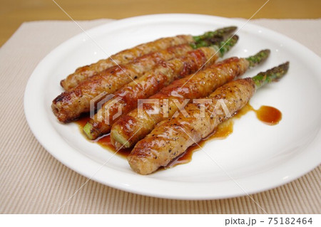 アスパラガスの肉巻き アスパラガスの肉巻き 75182464