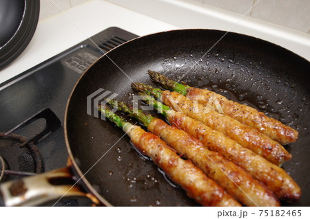 アスパラガスの肉巻き アスパラガスの肉巻き 75182465