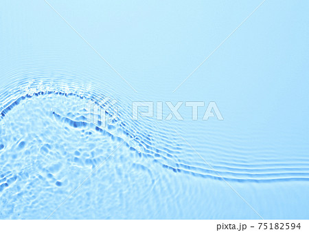 背景素材シリーズ---水　波紋　水紋　波　テクスチャ　 75182594