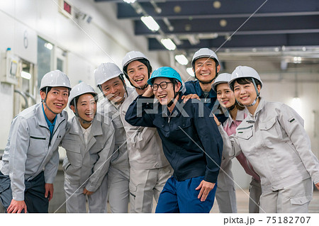 大人数労働者 75182707