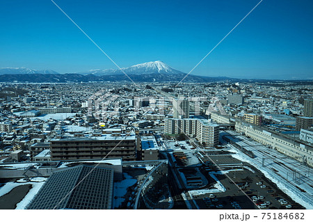 岩手山の見える冬の盛岡 岩手山の見える冬の盛岡 75184682