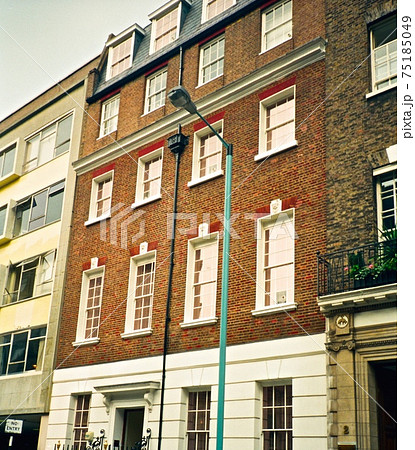 1990年8月当時の「旧アップルビル」（ロンドン／イギリス） 75185049