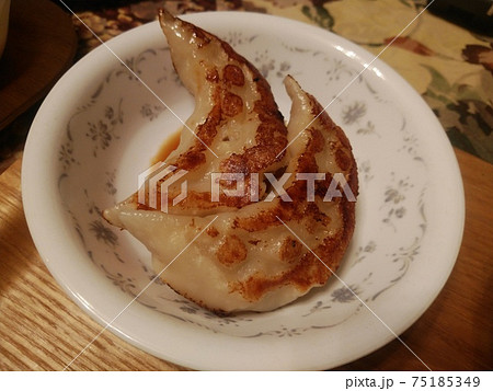 大きい餃子2個 75185349