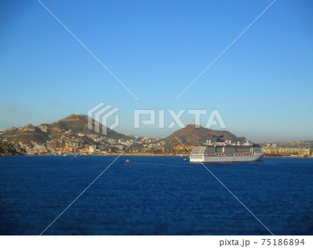 メキシコ カボサンルーカス クルーズ船 ジオラマ風 メキシコ カボサンルーカス クルーズ船 ジオラマ風 75186894