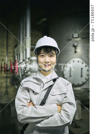 ビジネス エンジニア 女性 ビジネス エンジニア 女性 75186937