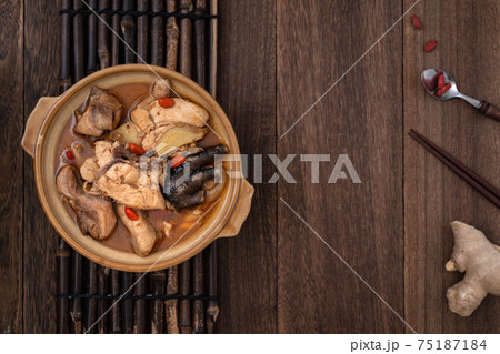 鶏 チキン ニワトリ 75187184