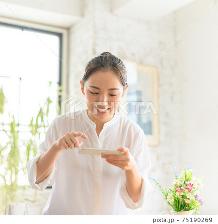 女性ポートレート 75190269