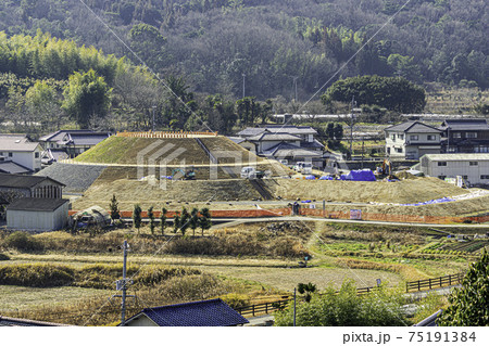 千足古墳　復元工事　岡山県岡山市 75191384