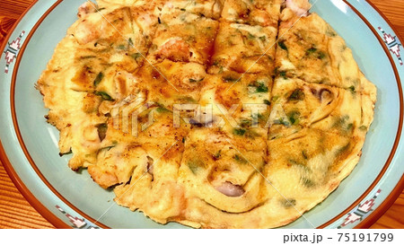 おうちで作る美味しいシーフードチヂミ 75191799